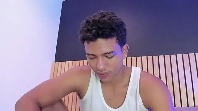 jhoystrong  online show from March 7, 2026, 7:44 pm