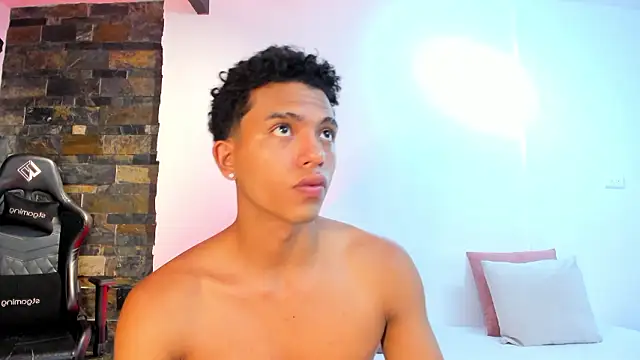 jhoystrong  online show from March 13, 2026, 7:31 pm