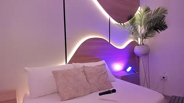 Snapshot of ariadna_boneville chatting on May 31, 2026, 2:31 am ariadna boneville online show from May 31, 2026, 2:31 am