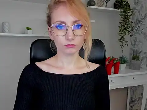 CinderellaMoon online show from February 27, 2026, 6:24 am