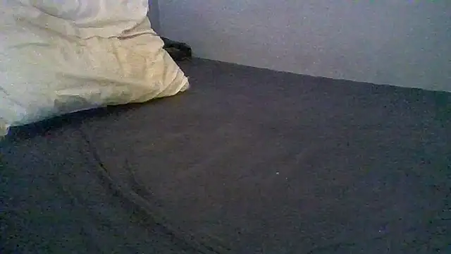 BonneQueueBonjour online show from May 17, 2026, 3:48 am