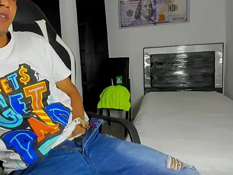 Snapshot of badboy_master chatting on March 7, 2026, 2:08 am badboy master online show from March 7, 2026, 2:08 am