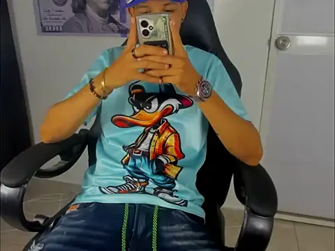 Snapshot of badboy_master chatting on March 15, 2026, 5:46 am badboy master online show from March 15, 2026, 5:46 am