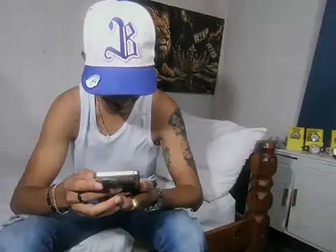 Snapshot of badboy_master chatting on June 1, 2026, 8:21 pm badboy master online show from June 1, 2026, 8:21 pm