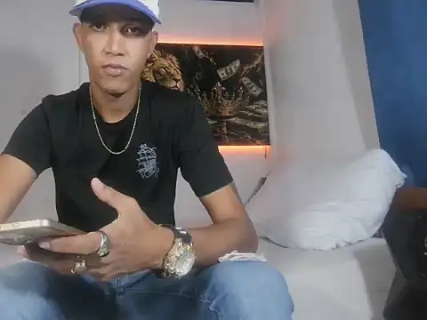 Snapshot of badboy_master chatting on August 3, 2026, 12:09 am badboy master online show from August 3, 2026, 12:09 am