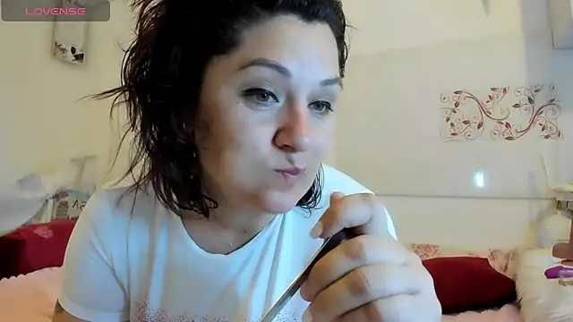 Snapshot of EVELYNA88 chatting on July 14, 2026, 8:19 am EVELYNA88 online show from July 14, 2026, 8:19 am