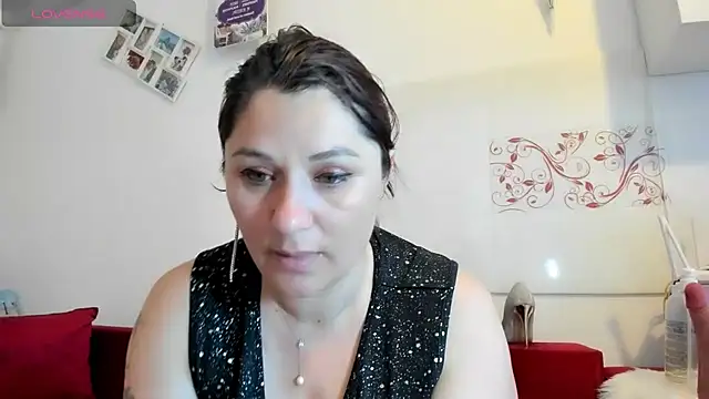 Snapshot of EVELYNA88 chatting on July 21, 2026, 10:06 am EVELYNA88 online show from July 21, 2026, 10:06 am