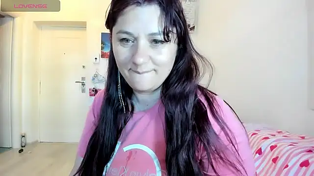 Snapshot of EVELYNA88 chatting on July 26, 2026, 8:32 am EVELYNA88 online show from July 26, 2026, 8:32 am