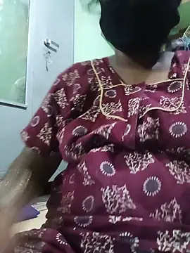Snapshot of tamilkaviya431 chatting on May 18, 2026, 11:43 pm tamilkaviya431 online show from May 18, 2026, 11:43 pm