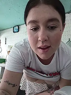 Snapshot of Freckless_ chatting on August 9, 2026, 4:23 pm Freckless online show from August 9, 2026, 4:23 pm