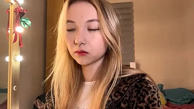 PinkTraible online show from March 10, 2026, 11:48 am