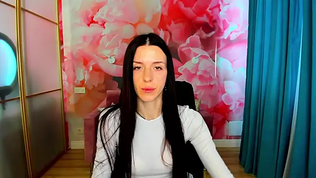 NoirDiva online show from April 27, 2026, 6:11 am