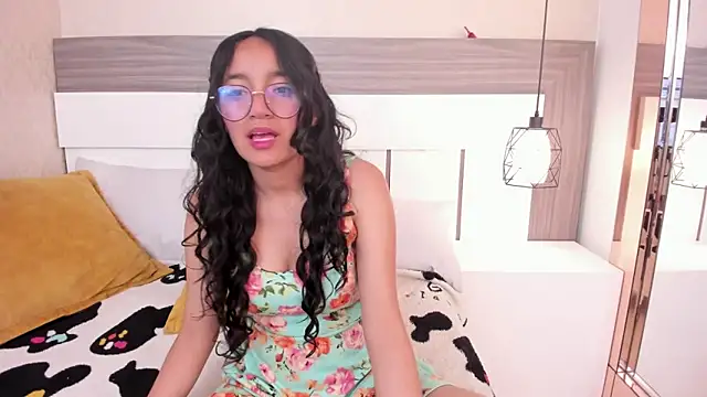 Emilyblussh online show from March 28, 2026, 7:24 pm