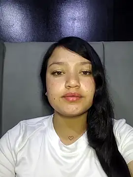 Snapshot of Bloom_Dahlia chatting on March 20, 2026, 11:31 pm Bloom Dahlia online show from March 20, 2026, 11:31 pm