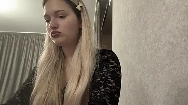 Linaceleste online show from March 4, 2026, 2:34 pm