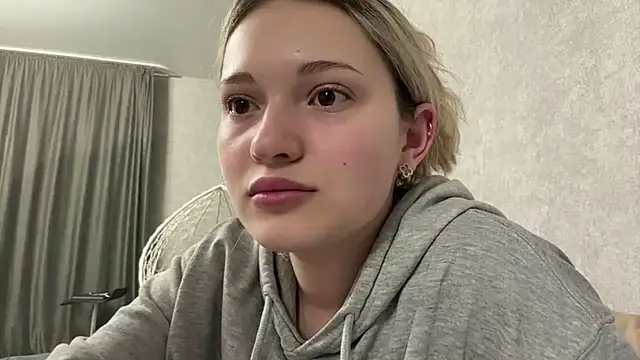 Linaceleste online show from March 11, 2026, 2:34 pm