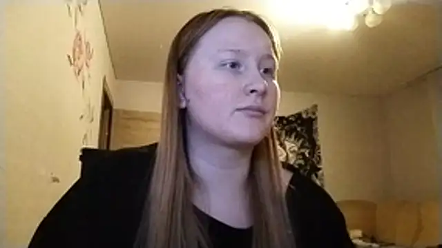AnikaLipps online show from April 29, 2026, 7:42 pm