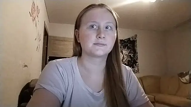 Snapshot of AnikaLipps chatting on June 8, 2026, 1:28 am AnikaLipps online show from June 8, 2026, 1:28 am