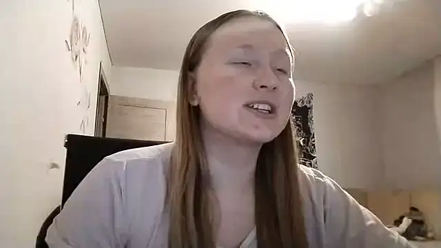 Snapshot of AnikaLipps chatting on June 10, 2026, 12:33 am AnikaLipps online show from June 10, 2026, 12:33 am