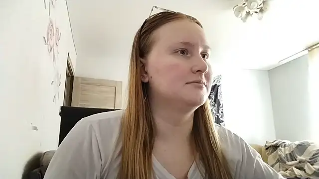 Snapshot of AnikaLipps chatting on June 10, 2026, 1:54 pm AnikaLipps online show from June 10, 2026, 1:54 pm