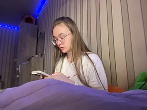 melissashineee online show from March 13, 2026, 10:00 am