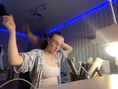 melissashineee online show from March 16, 2026, 11:14 am