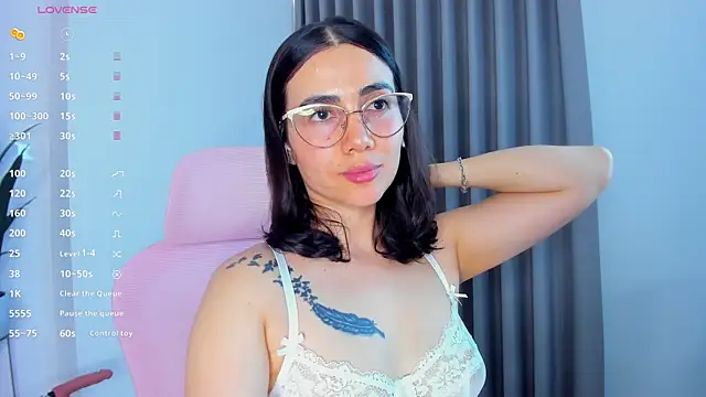 Snapshot of sara_ospina22 chatting on May 7, 2026, 6:57 pm sara ospina22 online show from May 7, 2026, 6:57 pm