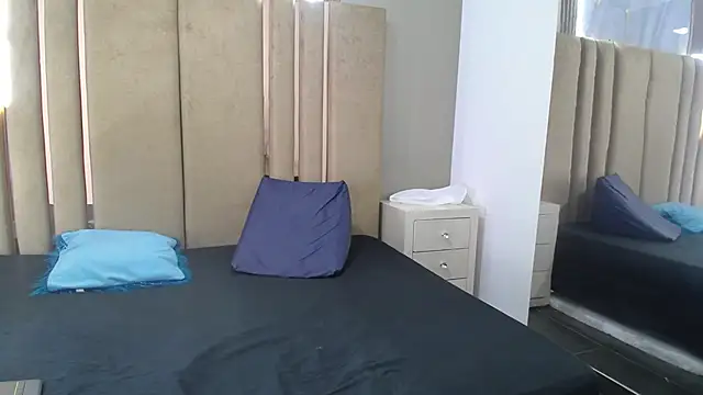 cherry07  online show from February 16, 2026, 11:17 am