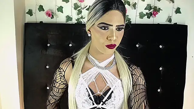 Kristal Queen01 online show from April 25, 2026, 1:41 pm