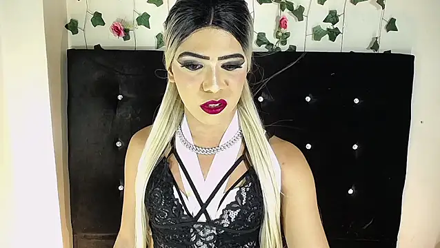 Kristal Queen01 online show from May 4, 2026, 5:03 am