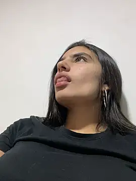 Snapshot of scarleth_zin chatting on May 31, 2026, 3:58 am scarleth zin online show from May 31, 2026, 3:58 am
