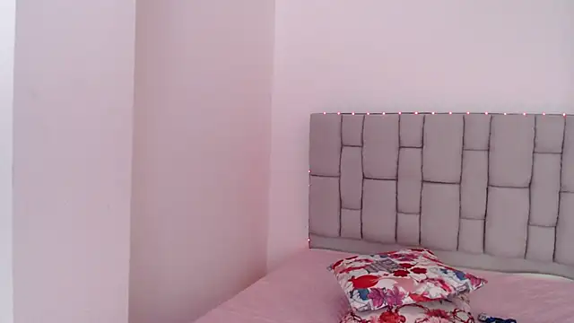 lily rose1 online show from June 20, 2026, 3:37 pm
