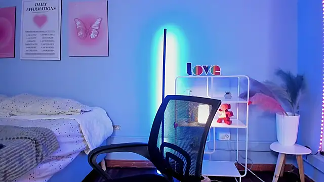 NaeniaDemon  online show from March 7, 2026, 3:36 am