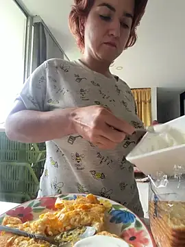 Snapshot of violet-grey chatting on June 9, 2026, 2:50 pm violet-grey online show from June 9, 2026, 2:50 pm
