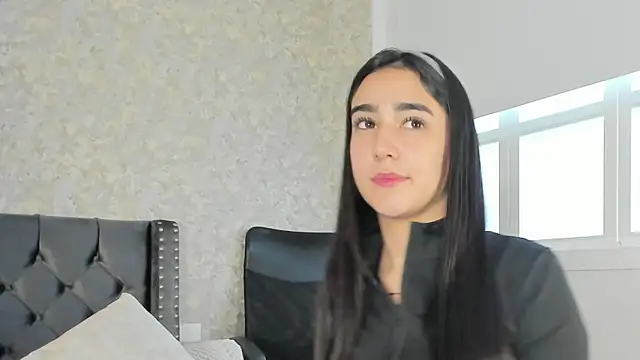 Snapshot of Anika_H chatting on June 4, 2026, 12:33 pm Anika H online show from June 4, 2026, 12:33 pm