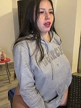 Snapshot of Sofi_Collinss chatting on April 12, 2026, 5:12 am Sofi Collinss online show from April 12, 2026, 5:12 am