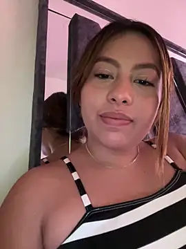 Emiily joee  online show from April 26, 2026, 9:01 pm