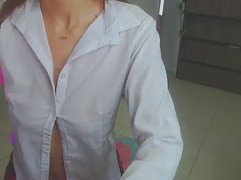 Mis Cersi online show from February 15, 2026, 7:10 pm