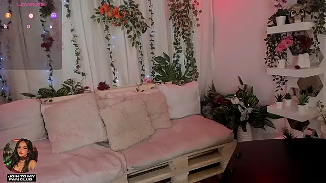 cata desire online show from March 12, 2026, 8:37 pm