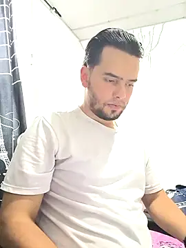 Snapshot of angel_leon01 chatting on February 17, 2026, 10:05 pm angel leon01 online show from February 17, 2026, 10:05 pm