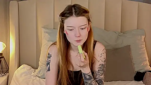AlyssFrost online show from May 2, 2026, 3:11 am