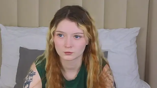 AlyssFrost online show from June 12, 2026, 2:54 am