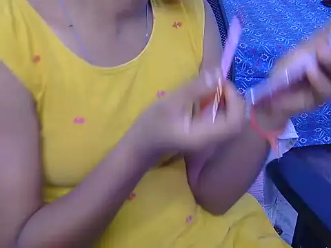 Snapshot of its-taniya chatting on June 14, 2026, 4:03 am its-taniya online show from June 14, 2026, 4:03 am