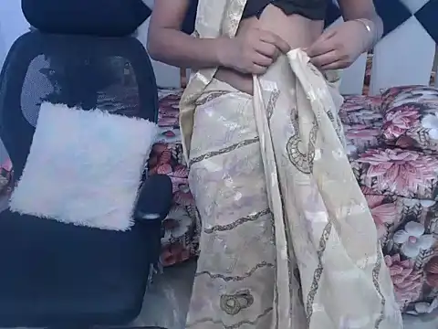Snapshot of its-taniya chatting on July 20, 2026, 10:45 pm its-taniya online show from July 20, 2026, 10:45 pm