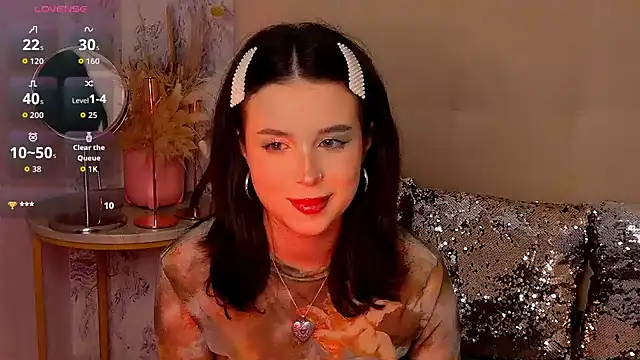 Snapshot of LanaLedger chatting on July 28, 2026, 6:20 pm LanaLedger online show from July 28, 2026, 6:20 pm
