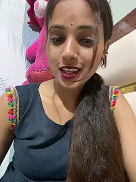 samayra1144 online show from April 25, 2026, 7:11 pm