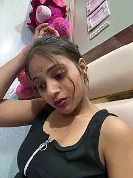 samayra1144 online show from April 30, 2026, 8:57 pm