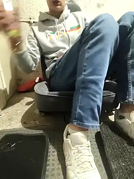 xxkick9999 online show from April 11, 2026, 6:34 pm