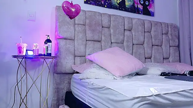 MiiaBlumm  online show from February 24, 2026, 11:25 pm