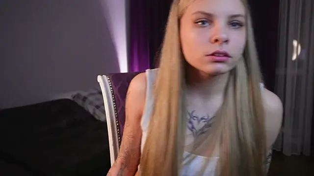 ZofiaPantano online show from March 14, 2026, 3:06 pm